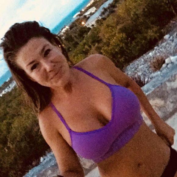 Meet your Posher, Tia - Picture 1 of 1